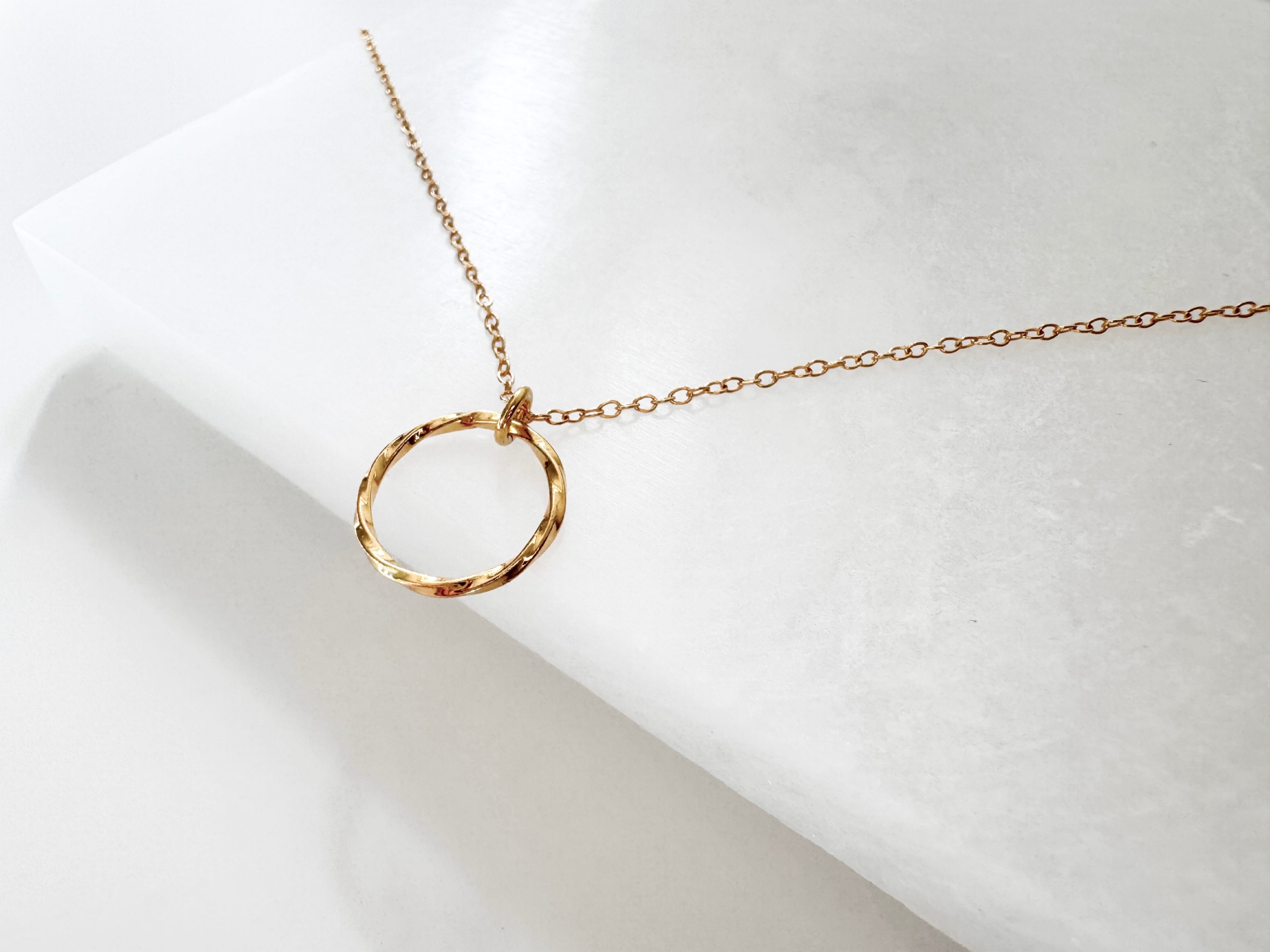 Gold circle necklace